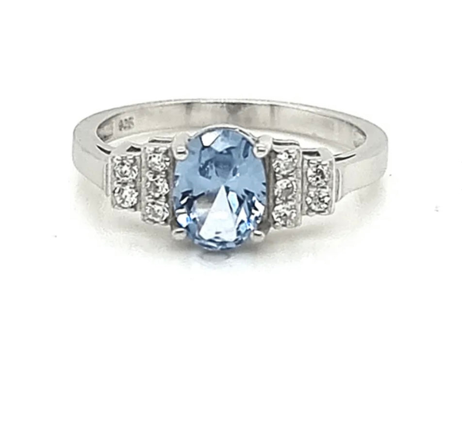 Anillo Crystal Aquamarina ovalado