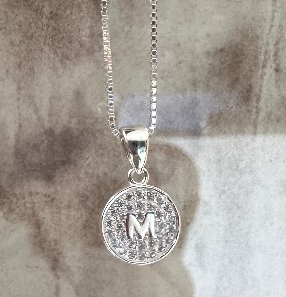 Collar Medalla Letra Plata