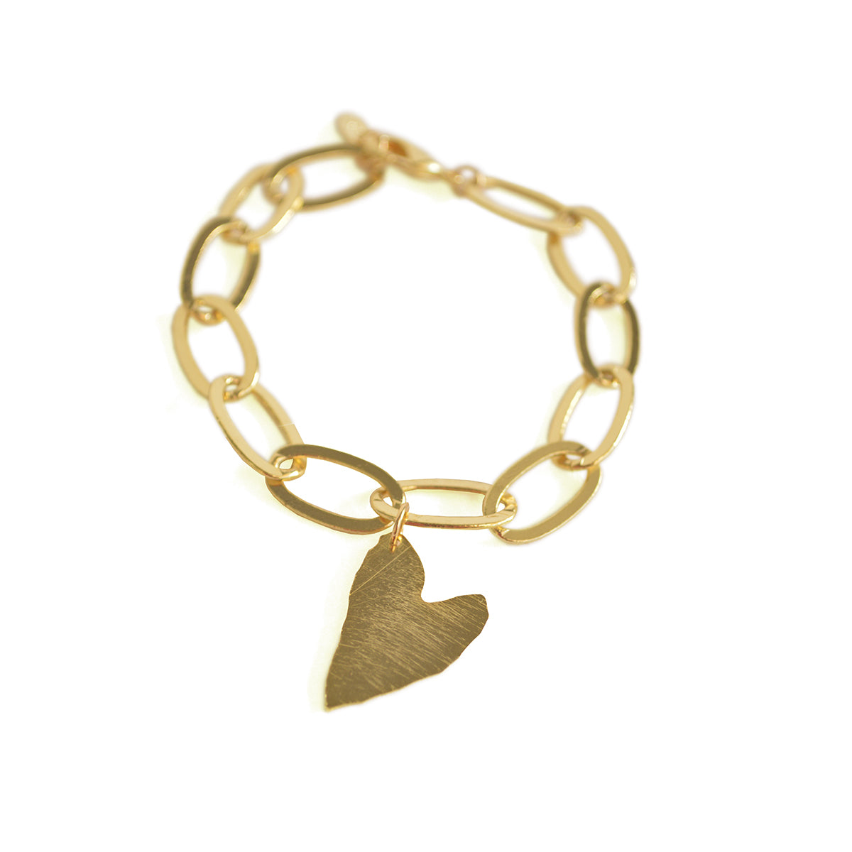 PULSERA ESLABÓN GRUESO Y CORAZÓN BAÑADO EN ORO