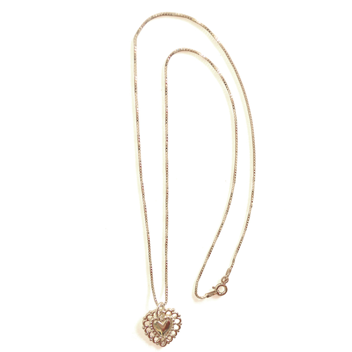 COLLAR CORAZÓN DETENTE CHICO CON DISEÑO BLONDAS EN PLATA 925