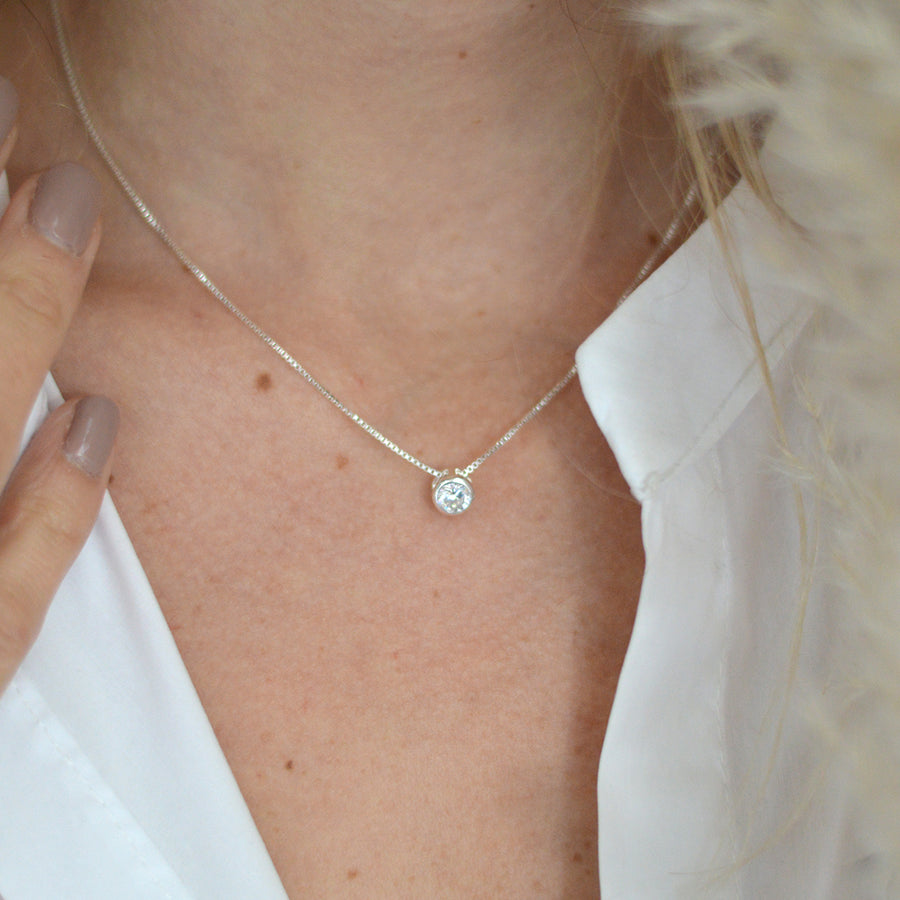 COLLAR PUNTO DE LUZ PLATA 925